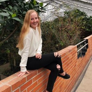 Meet your Posher, Abby